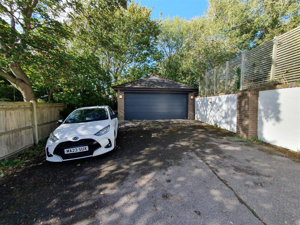 Garage.jpg