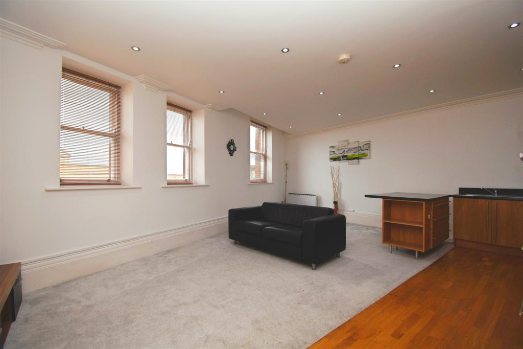 Open plan kitchen / diner