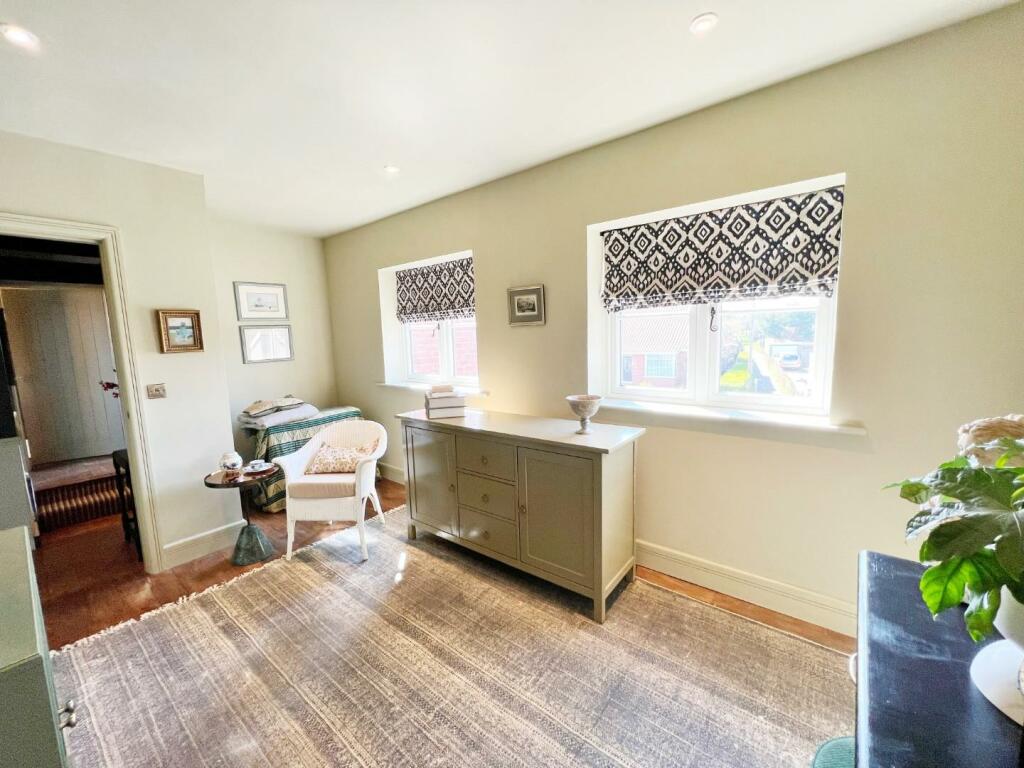 Bedroom 3 pic 2.jpg