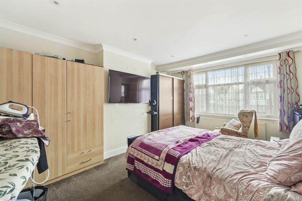 15 West Court - YWd7CSzsJk8T5cIpGyQS.jpg
