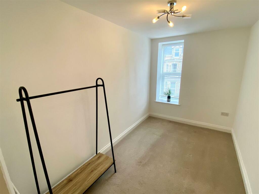 Flat 8, 10-12 Tolcarne Road Bedroom 2