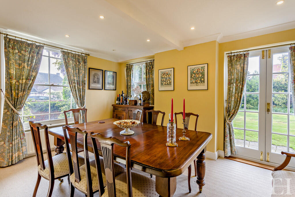 8646670-interiorW...