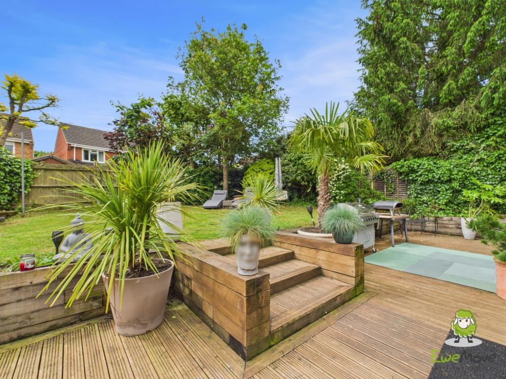 CAM03778G0-PR0239-STILL030