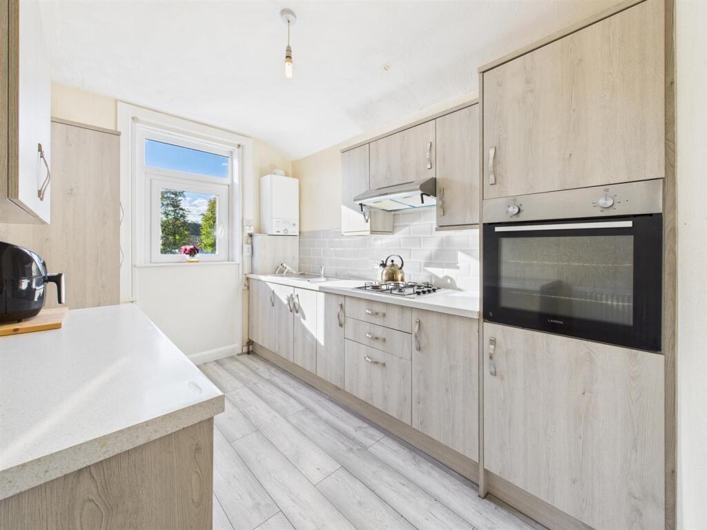 Kitchen: