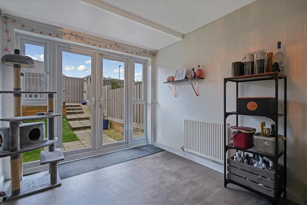 Dining Area (2)
