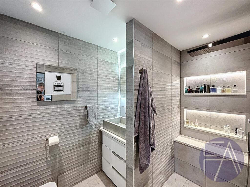 Ensuite