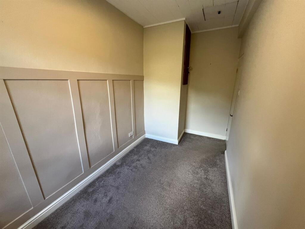 BEDROOM.jpeg