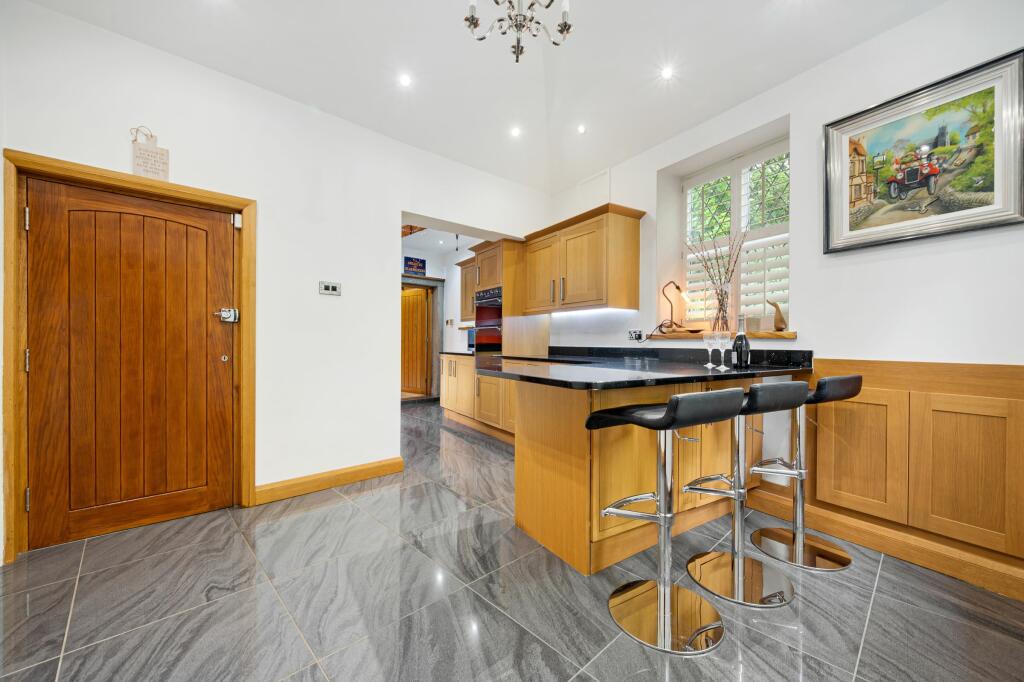 Kitchen / Breakfast Room
