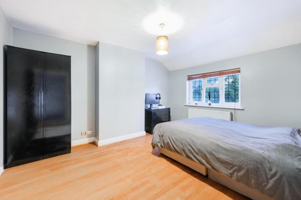 REIGATE ROAD (13).jpg