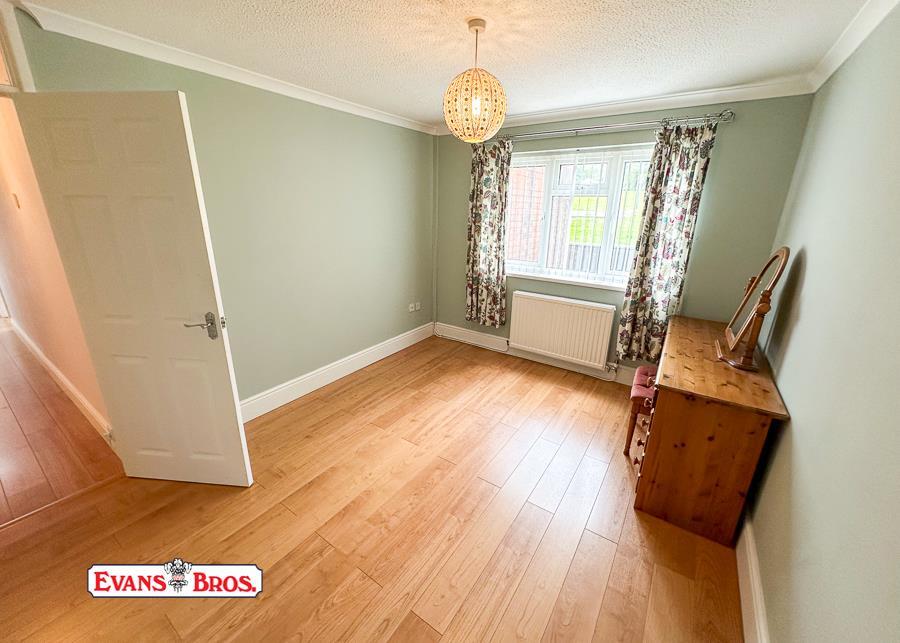 REAR DOUBLE BEDROOM 2