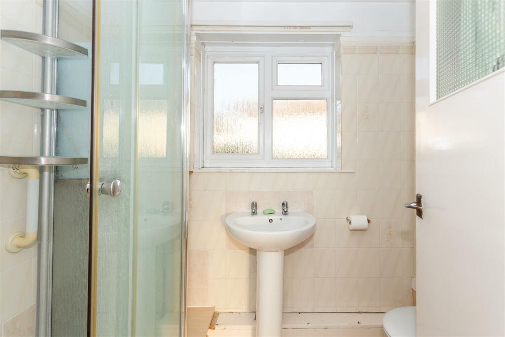Shower Room1.jpg