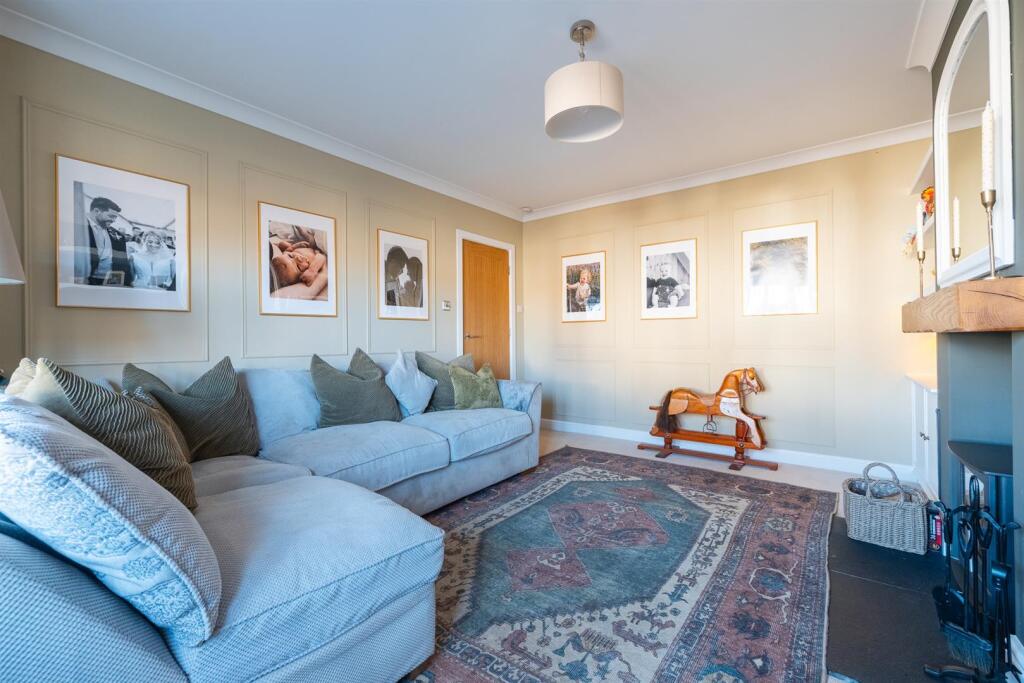 5 Axholme Close-63.jpg