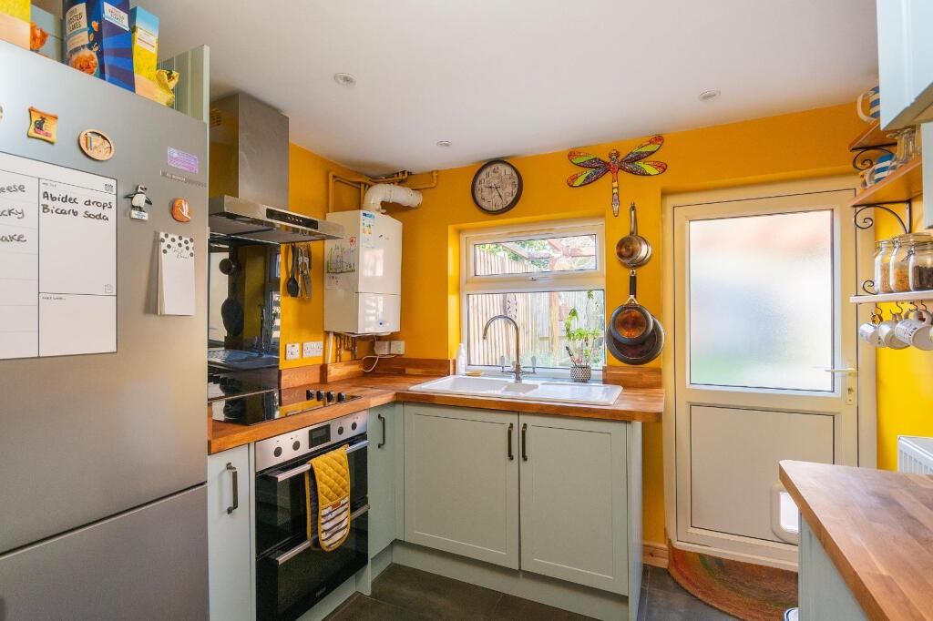 0B5SEE - Kitchen C.jpg