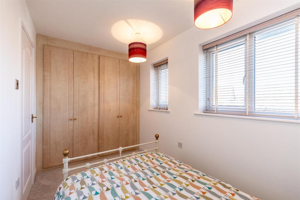 Brean Down Avenue, Henleaze Bed 1b.jpg