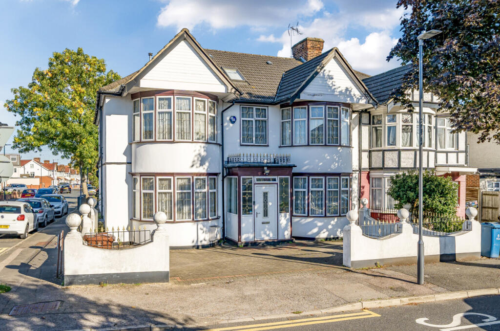 Kingshill Avenue, Kenton HA3 8JR