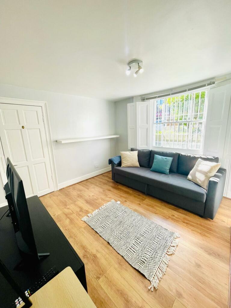 Charming 2 bedroom flat at Dalston With Private B