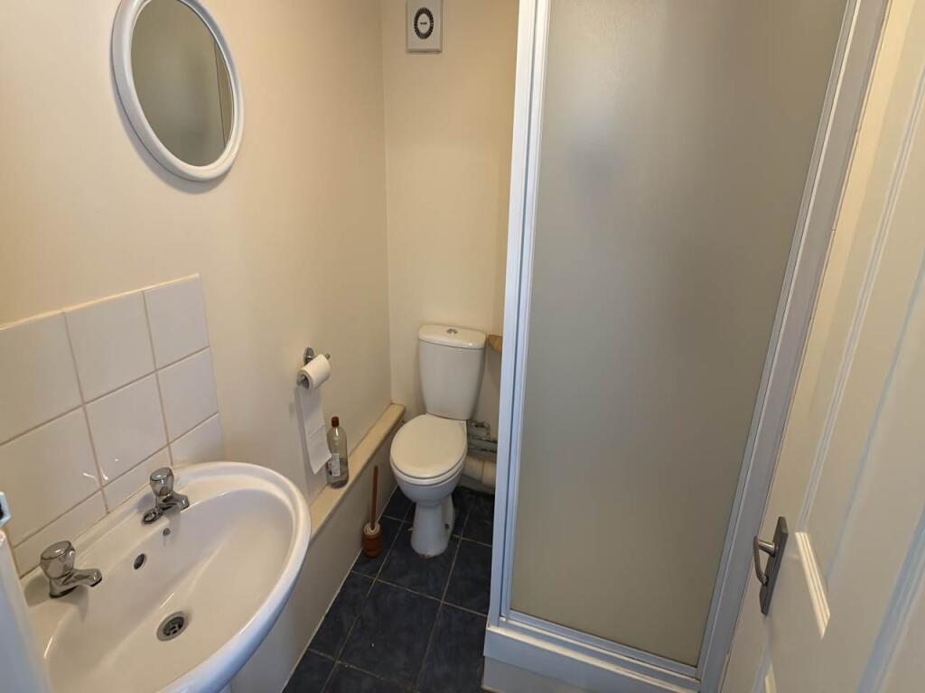 SHOWER ROOM