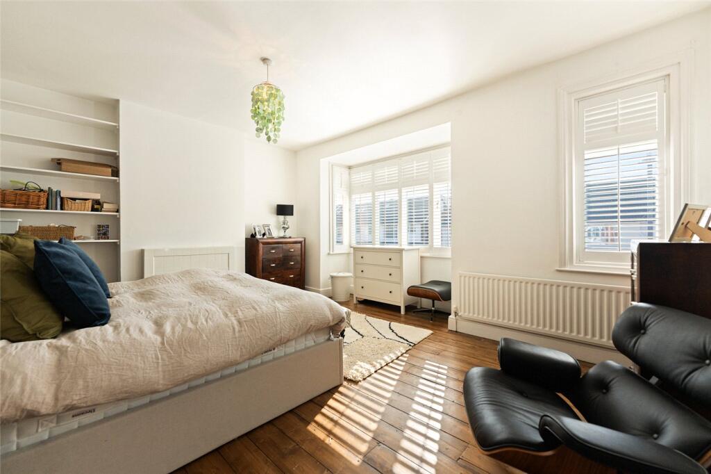 Master Bedroom To Fr