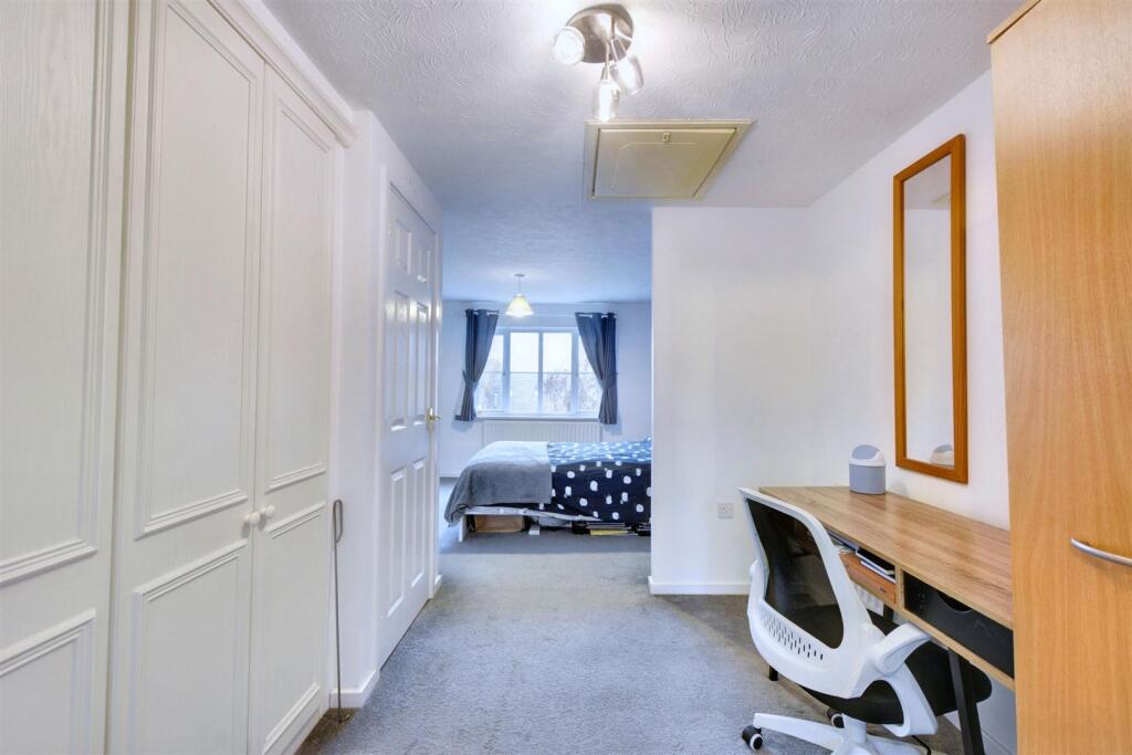 Dressing Room_2.jpeg