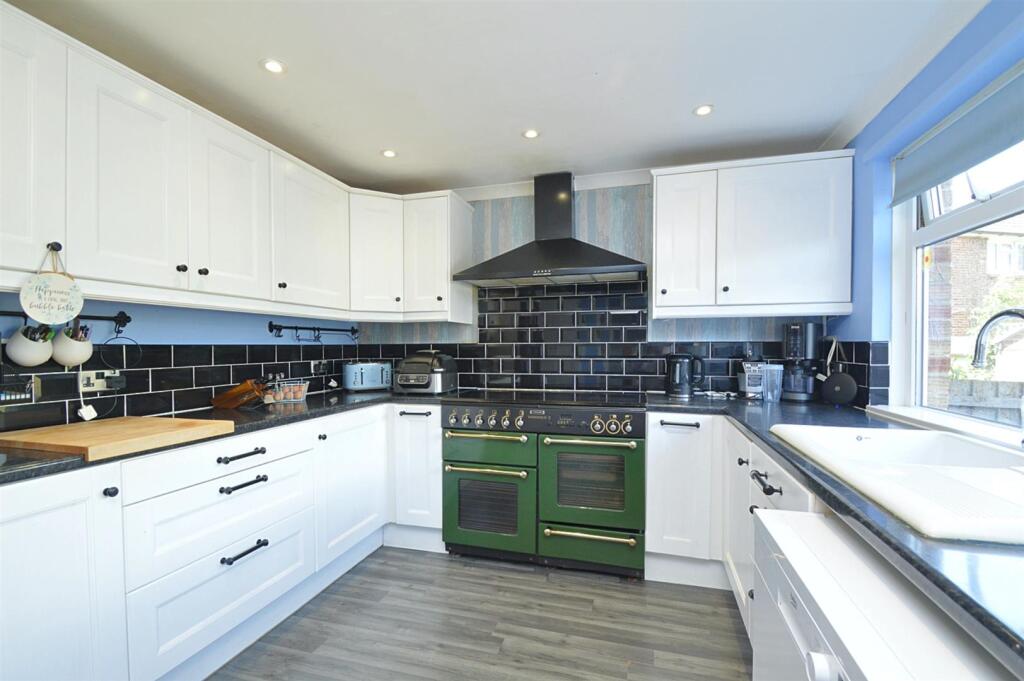 resizedKitchen2.jpg