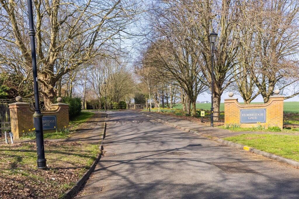 12 Forest Dr (39).jpg