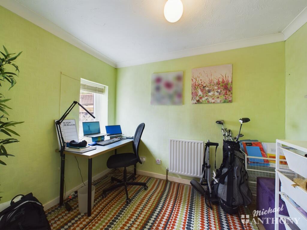 CAM02773G0-PR0121-STILL033