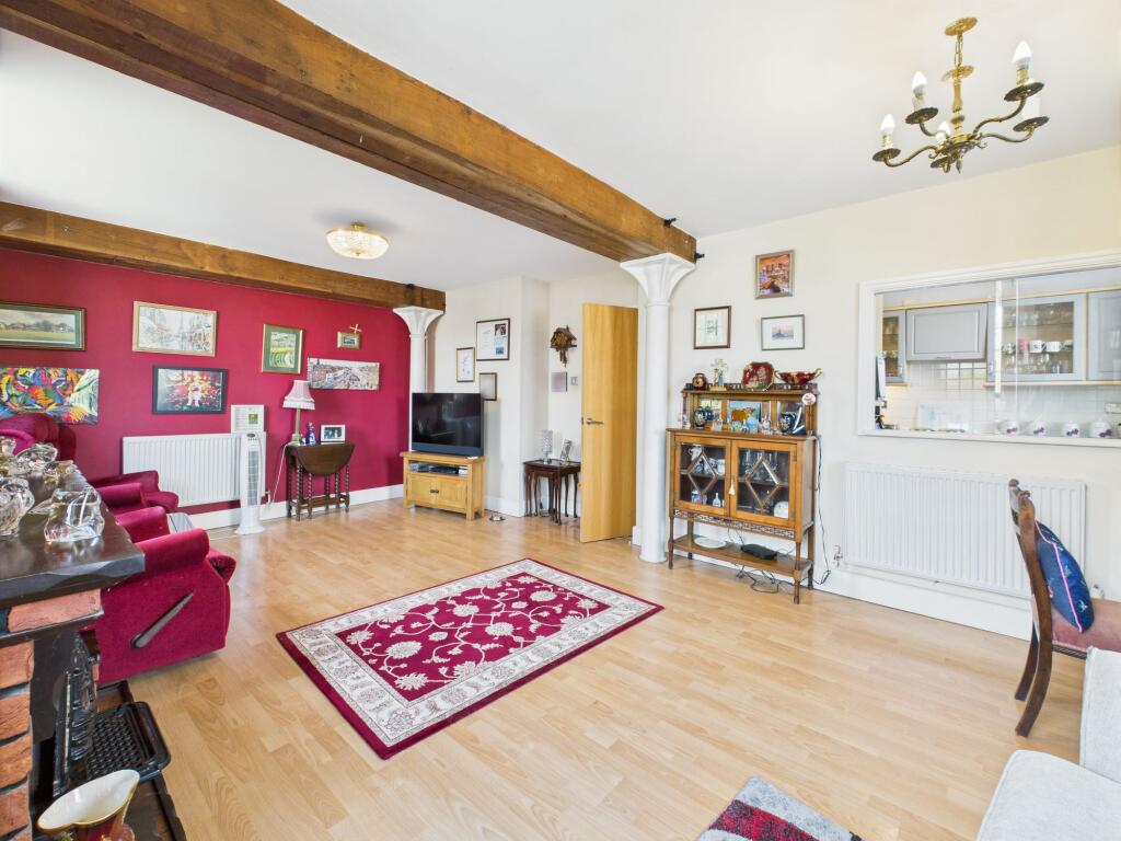 Sitting/Dining Room