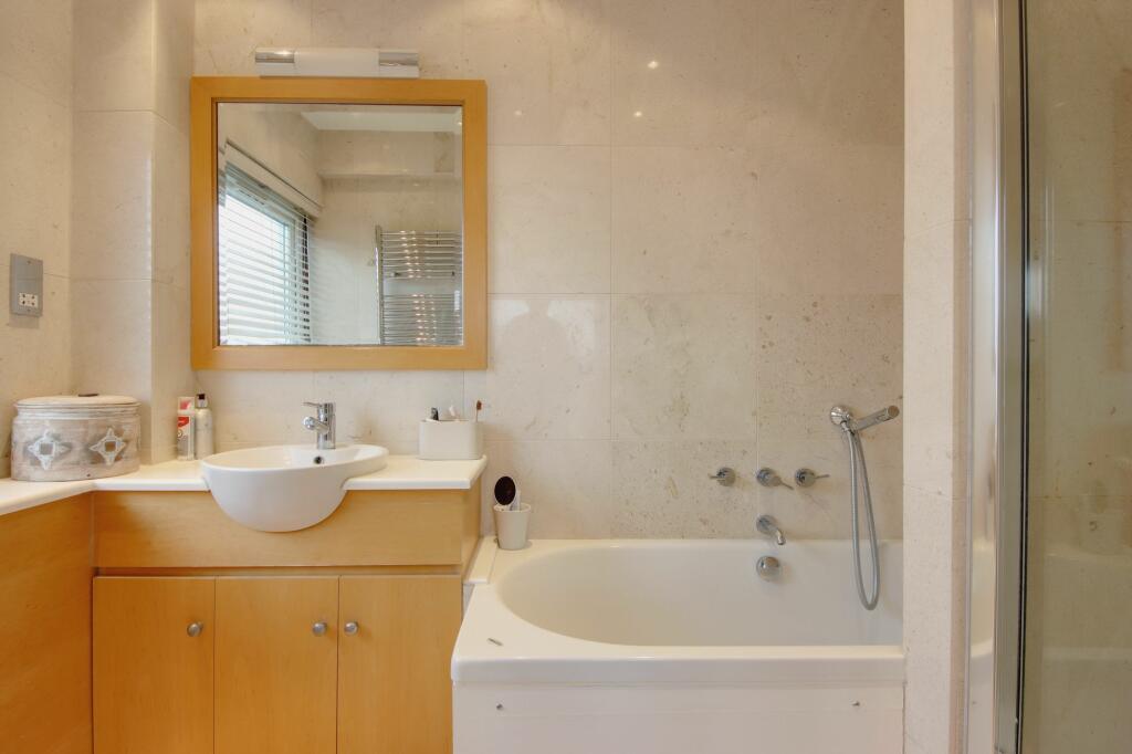 En-suite bathroom
