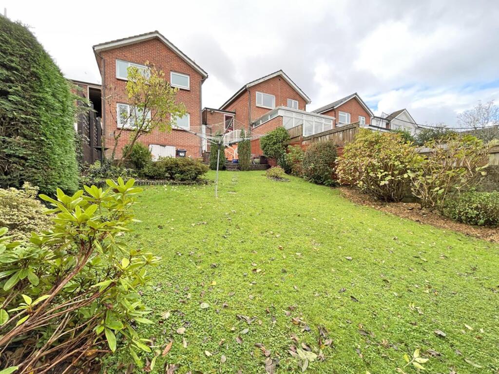 Dunraven Drive 66- Garden 2.jpg