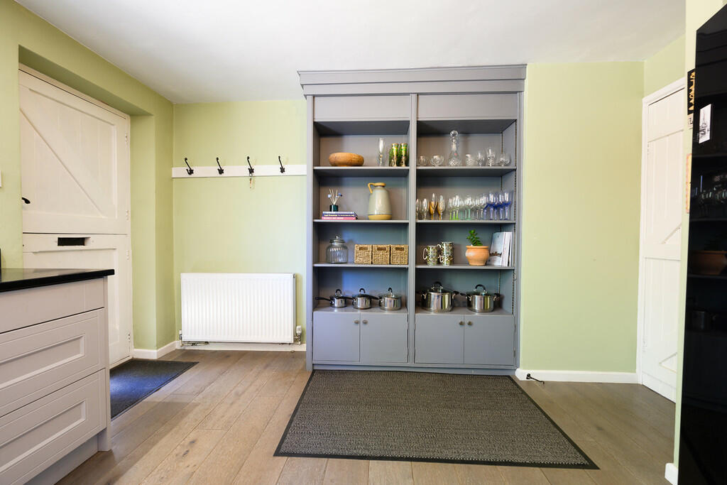 Oaklands Cottage-...