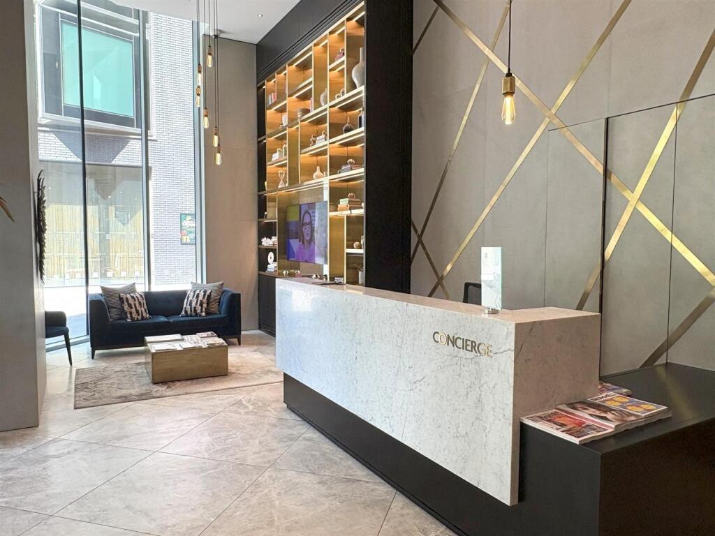 Two Bedroom apartment to rent by Barrain London