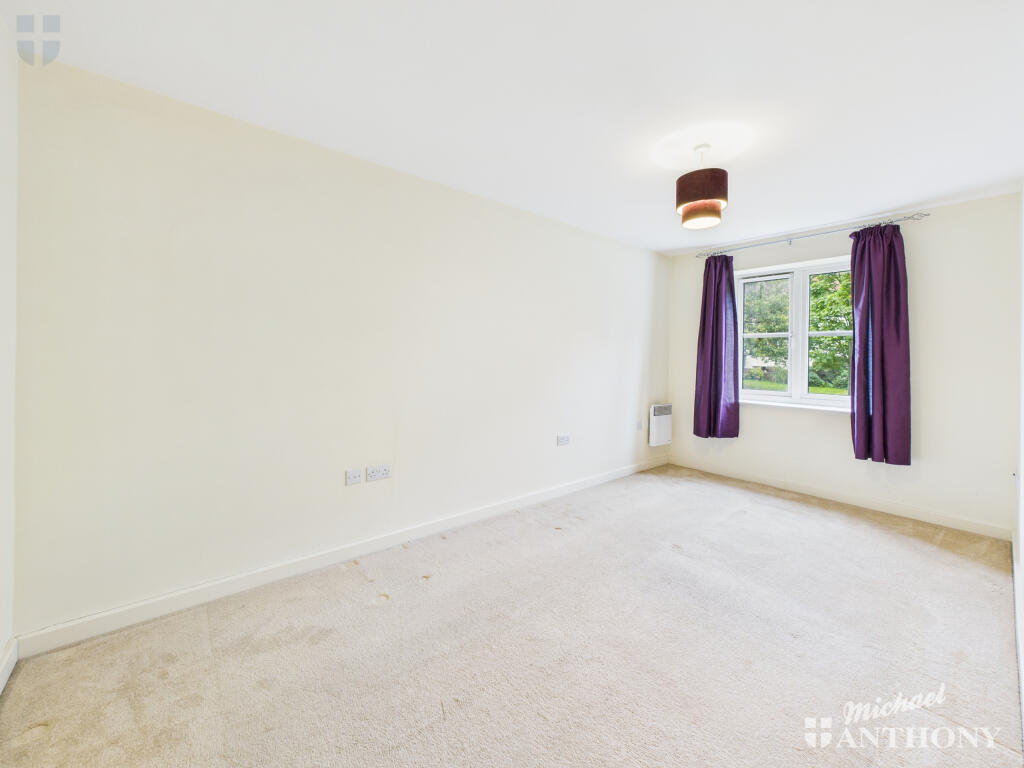 CAM03852G0-PR0438-STILL002