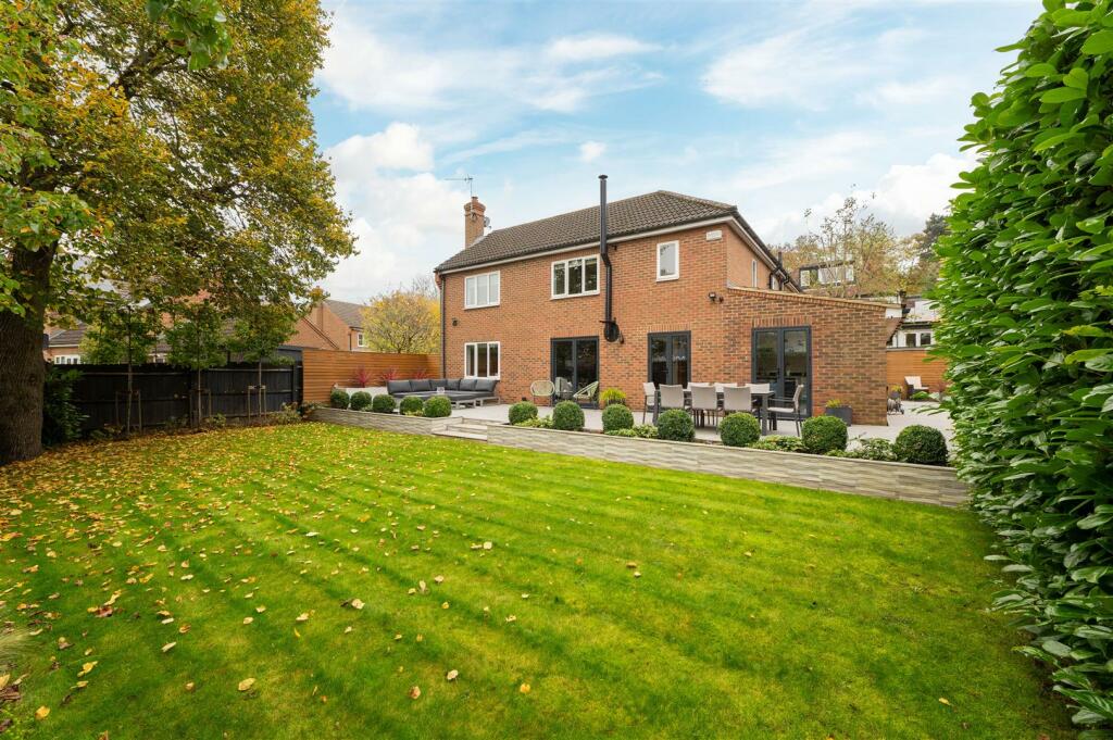 1 Woodside Gardens, Hitchin-49.jpg