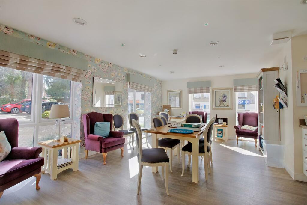 8546036-interior12-800.JPG