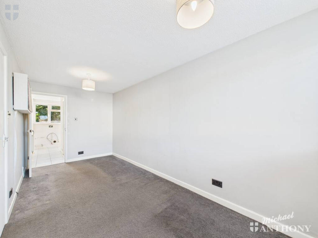 CAM03218G0-PR0848-STILL006-thumbnail-h750-70