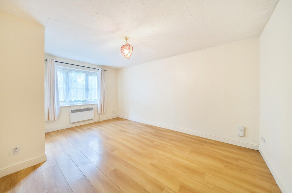 1289544-3-68260b7...