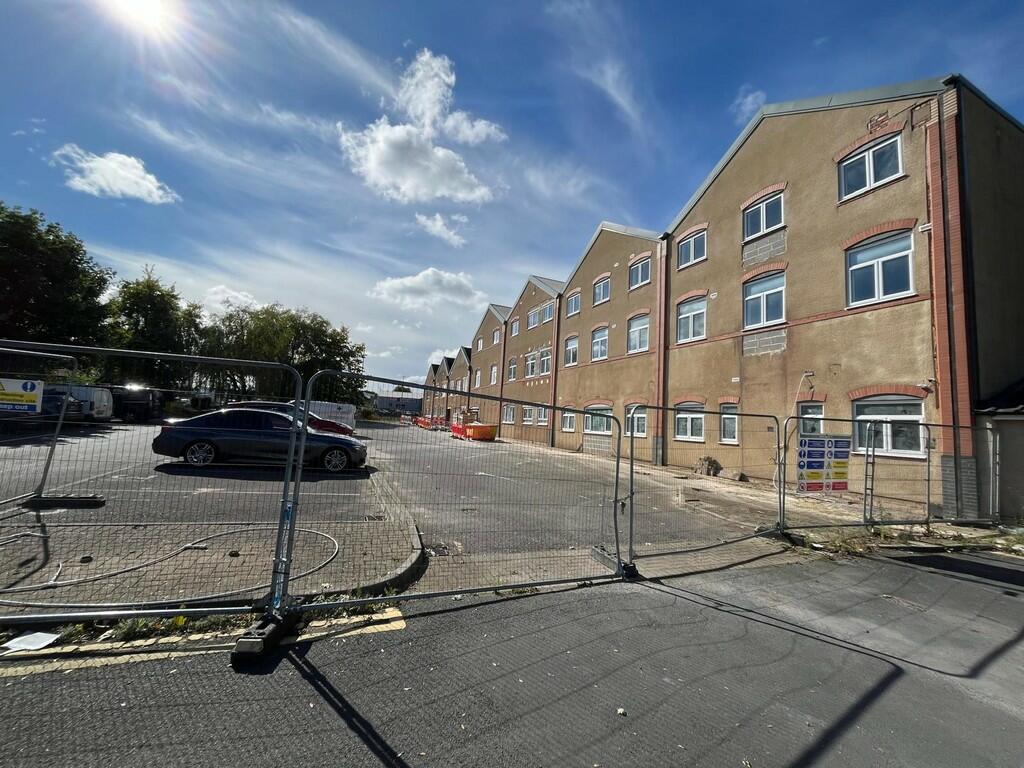 4944af27-975a-453...