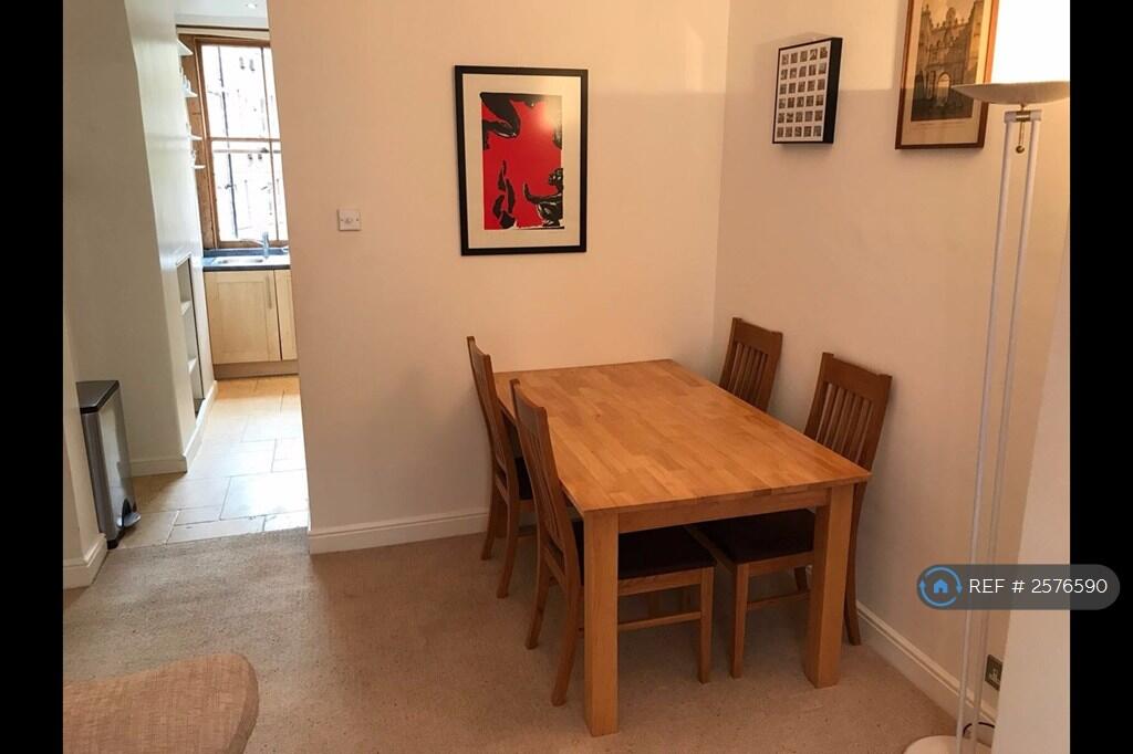 Dining/Lounge Area. Table Is Extendable (8 Seater)