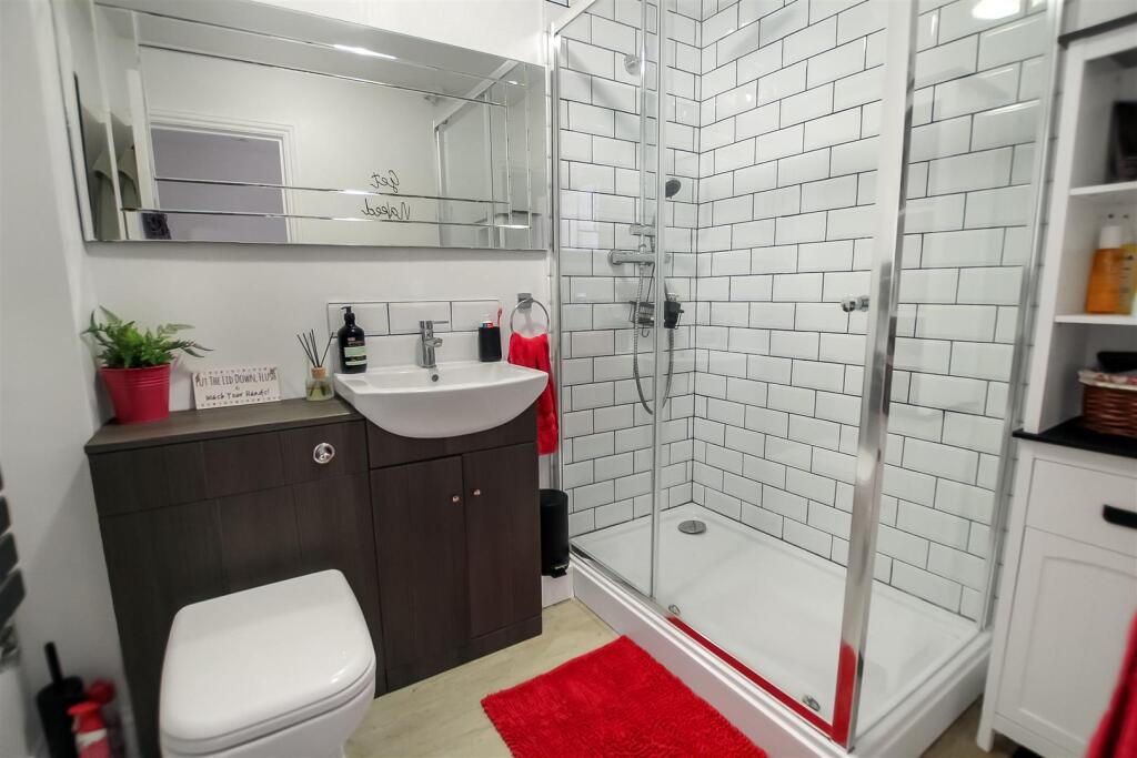 Shower Room.jpg