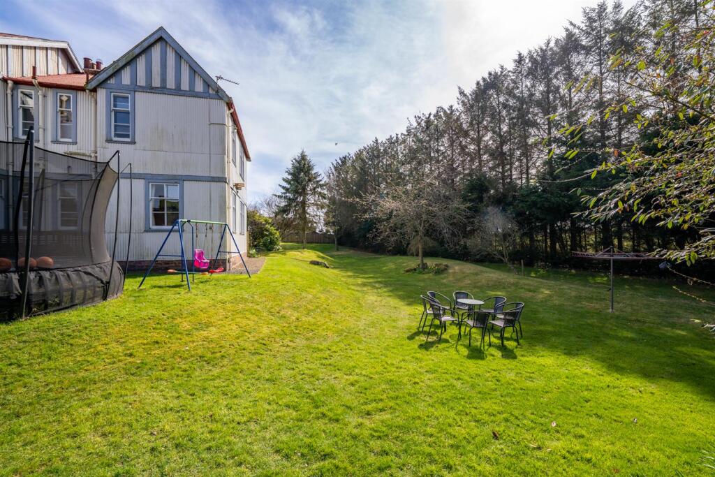 Pinewood House Gordon-58.jpg