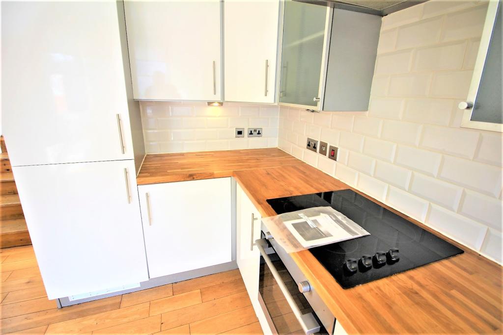 KITCHEN4.JPG