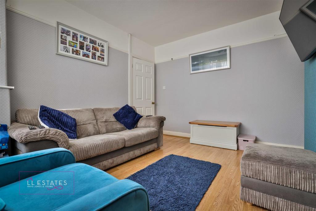 3 Knowles Avenue-46 lounge.jpg