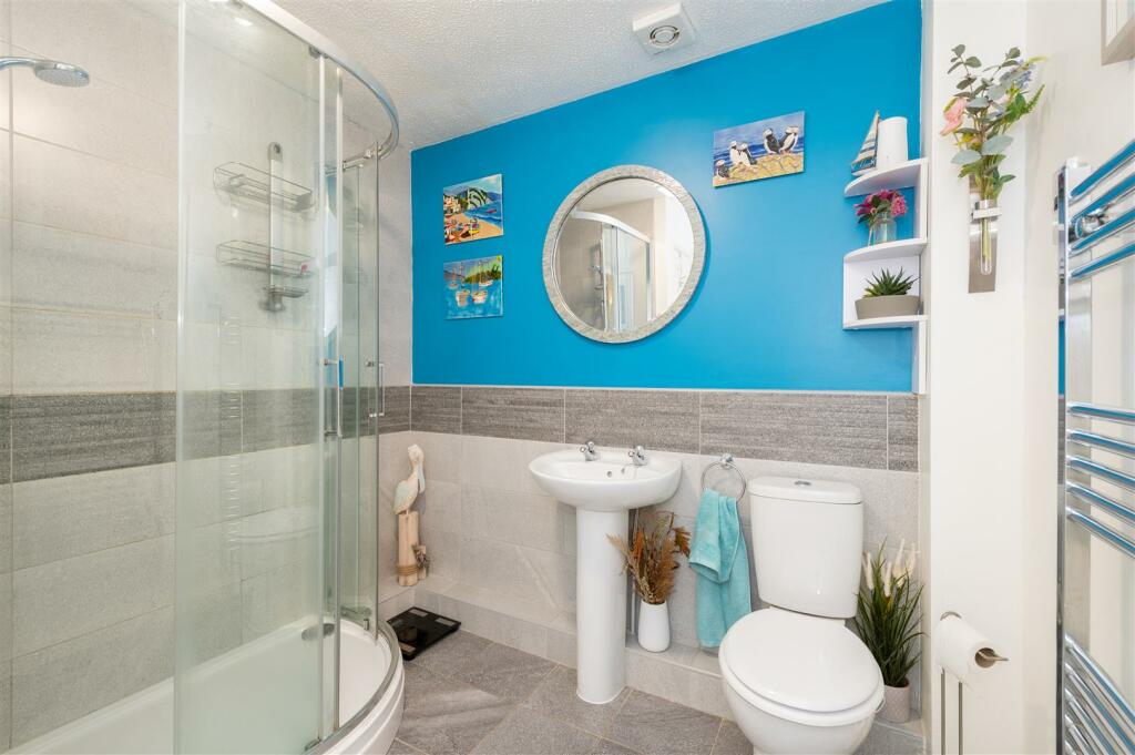 18 Kenilworth Drive internals-12.JPG