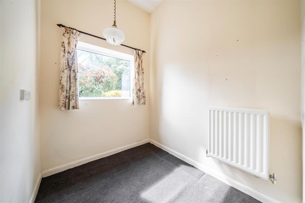 12 The Beeches, Pattishall (20).jpg