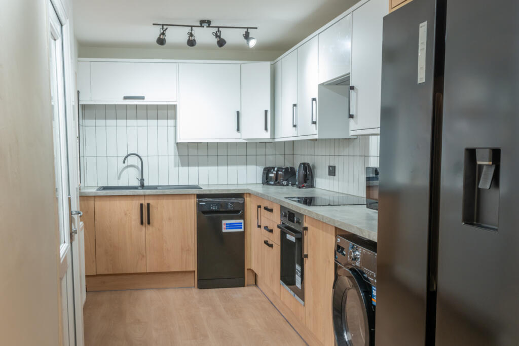 11 Well Street, Kitchen 1