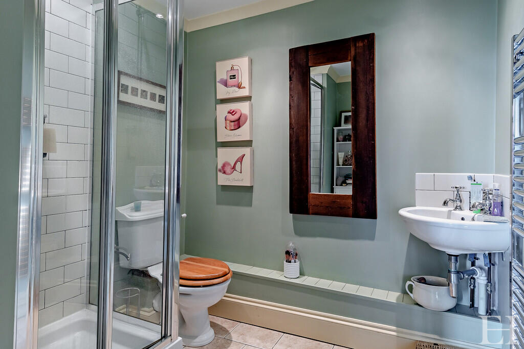 8648440-interiorW...