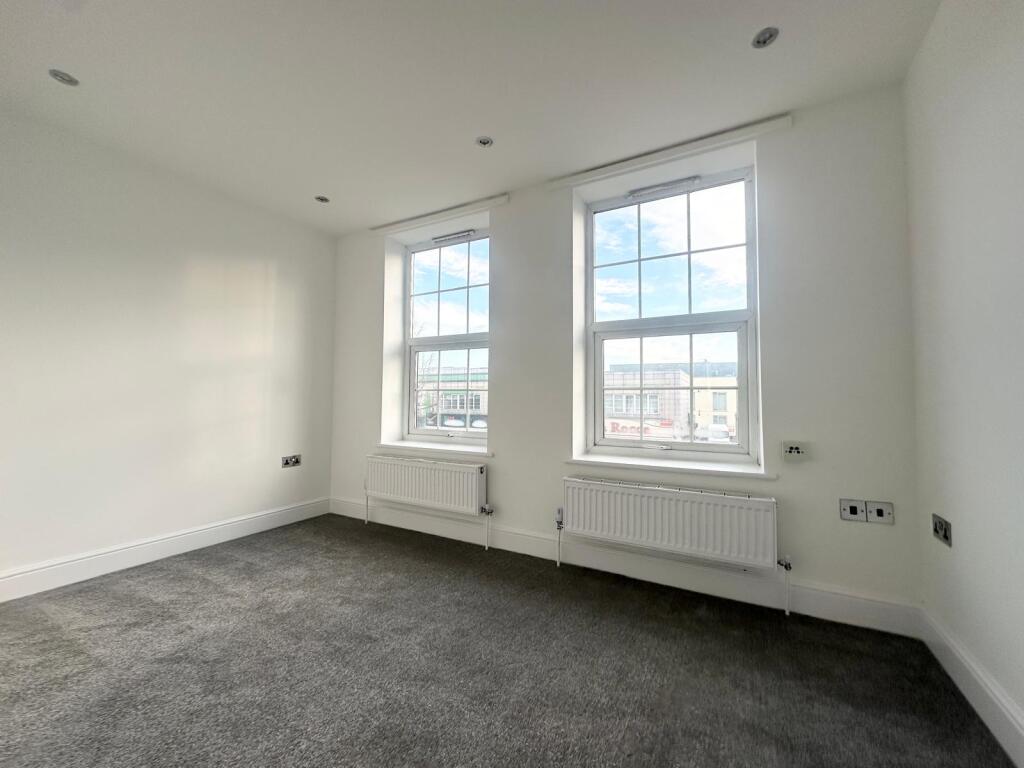 7 - BEDROOM.jpg