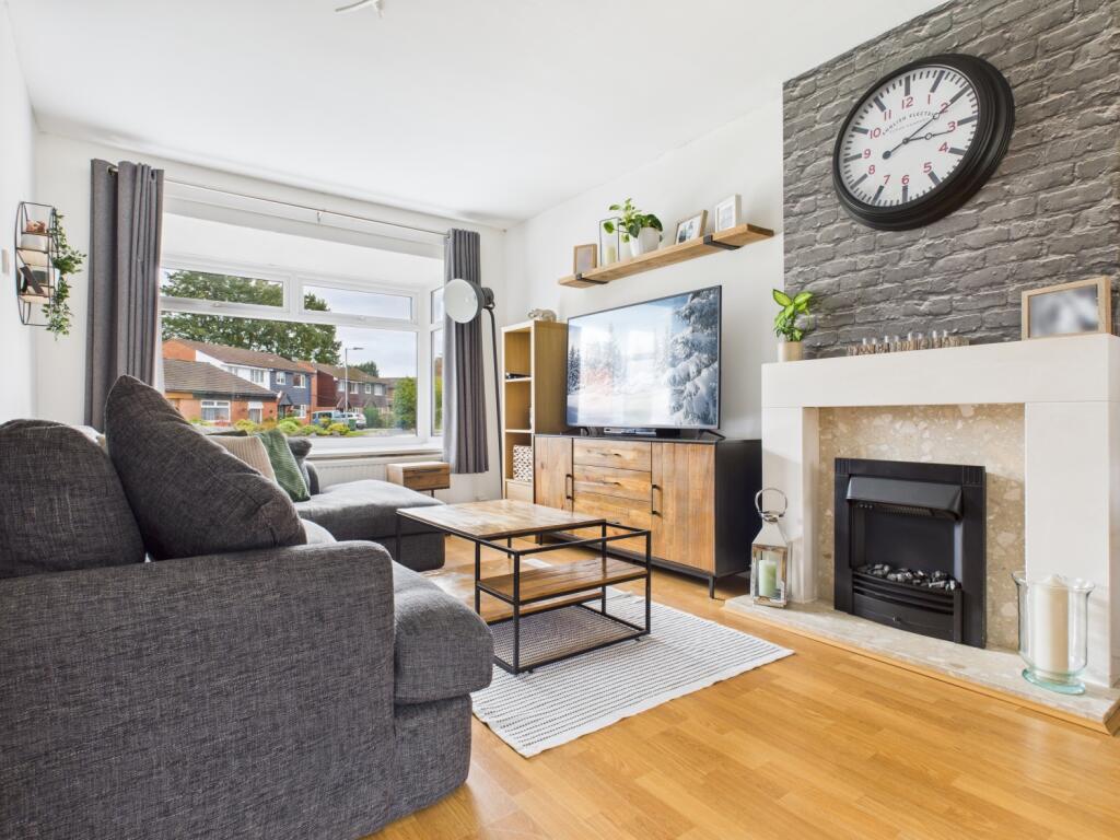 CAM03729G0-PR0152-STILL005