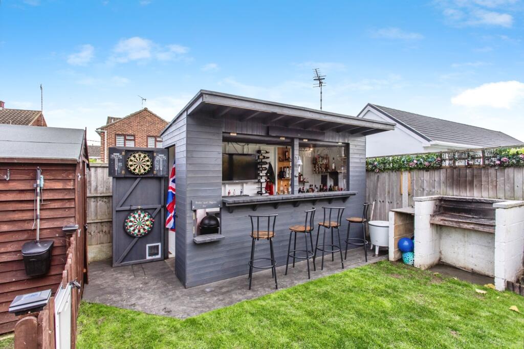 Garden Bar &amp; BBQ