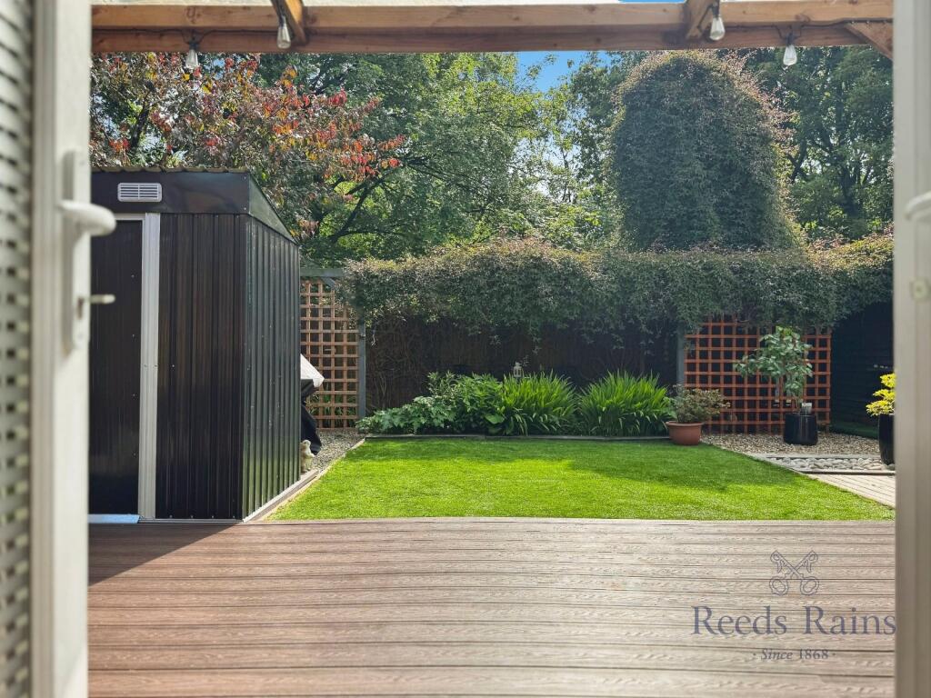 Lounge Garden View